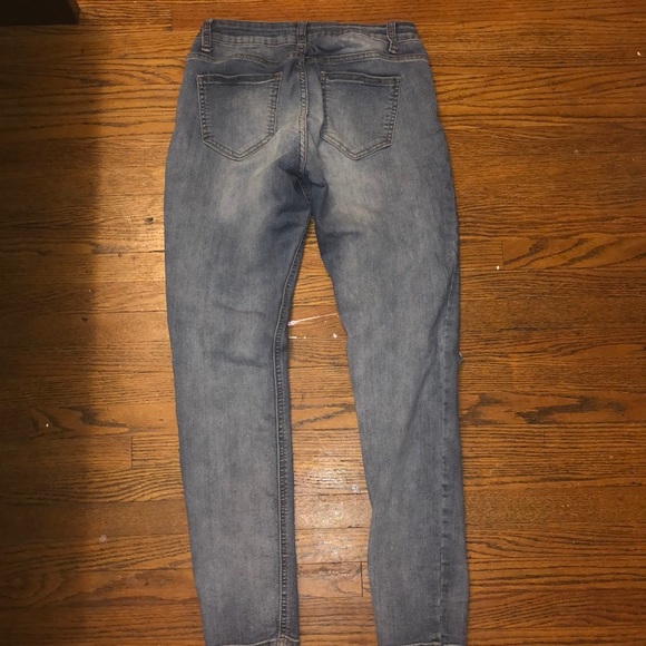 *FOREVER 21* mom/boyfriend jeans - Picture 2 of 7